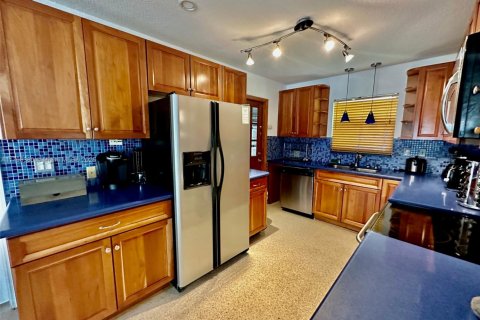 House in Wilton Manors, Florida 3 bedrooms, 187.94 sq.m. № 1712530 - photo 5