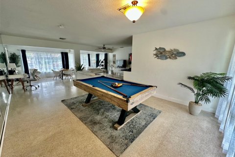 House in Wilton Manors, Florida 3 bedrooms, 187.94 sq.m. № 1712530 - photo 4