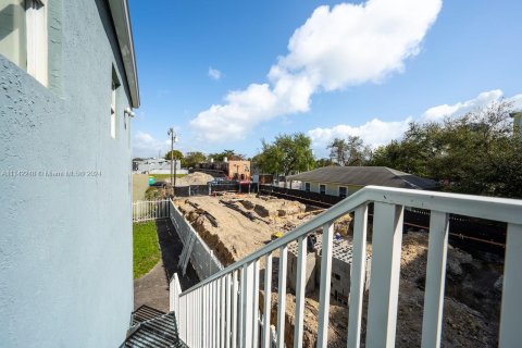 Купить коммерческую недвижимость в Майами, Флорида № 2034705 - фото 4