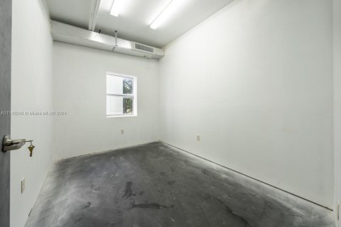Купить коммерческую недвижимость в Майами, Флорида № 2034705 - фото 23