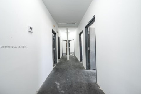 Купить коммерческую недвижимость в Майами, Флорида № 2034705 - фото 26