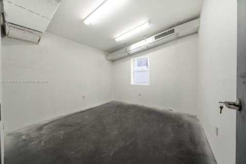 Купить коммерческую недвижимость в Майами, Флорида № 2034705 - фото 22