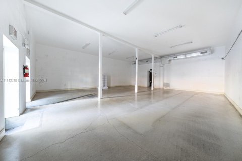 Купить коммерческую недвижимость в Майами, Флорида № 2034705 - фото 12