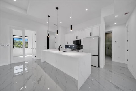 Casa en venta en Cape Coral, Florida, 3 dormitorios, 154.78 m2 № 1830618 - foto 4
