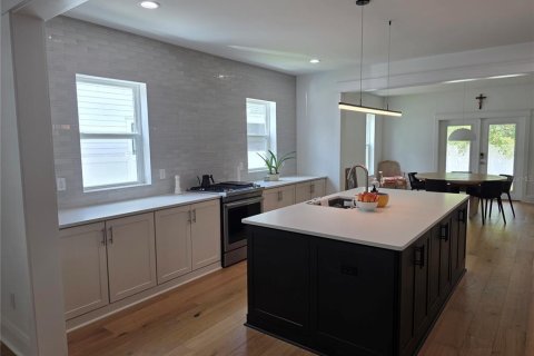 Villa ou maison à vendre à Tampa, Floride: 3 chambres, 151.99 m2 № 2287742 - photo 12