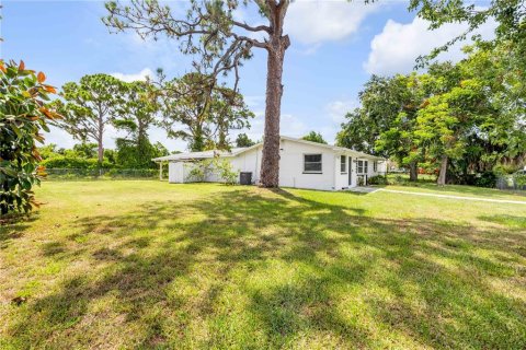 House in Edgewater, Florida 3 bedrooms, 142.98 sq.m. № 1810162 - photo 22