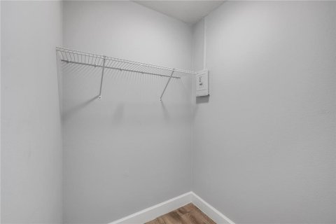 House in Edgewater, Florida 3 bedrooms, 142.98 sq.m. № 1810162 - photo 12