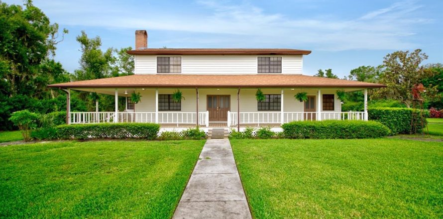 House in Wauchula, Florida 5 bedrooms, 277.5 sq.m. № 1789906