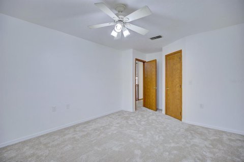 House in Wauchula, Florida 5 bedrooms, 277.5 sq.m. № 1789906 - photo 24