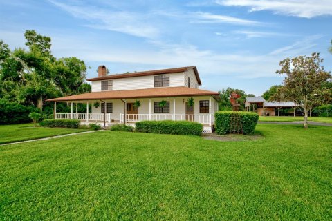 House in Wauchula, Florida 5 bedrooms, 277.5 sq.m. № 1789906 - photo 3