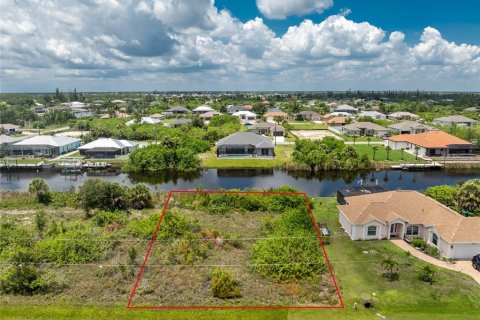 Terreno en venta en Port Charlotte, Florida № 2103702 - foto 4