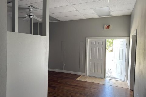 Immobilier commercial à vendre à Port Charlotte, Floride: 211.82 m2 № 2142548 - photo 6