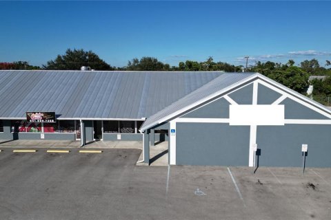 Immobilier commercial à Port Charlotte, Floride 211.82 m2 № 2142548
