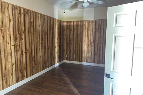 Immobilier commercial à vendre à Port Charlotte, Floride: 211.82 m2 № 2142548 - photo 8
