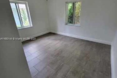 Commercial property in Miami, Florida 115.94 sq.m. № 1859318 - photo 22