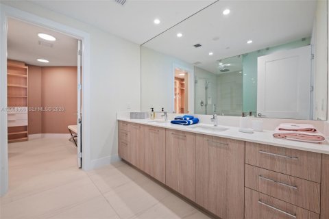 Condo in Fort Lauderdale, Florida, 3 bedrooms  № 2145791 - photo 12