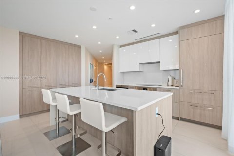 Condo in Fort Lauderdale, Florida, 3 bedrooms  № 2145791 - photo 8