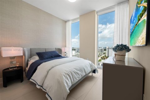 Condo in Fort Lauderdale, Florida, 3 bedrooms  № 2145791 - photo 17