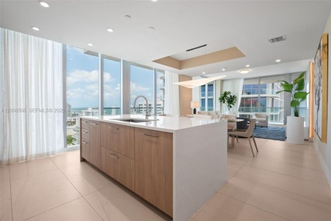 Condo in Fort Lauderdale, Florida, 3 bedrooms  № 2145791 - photo 6