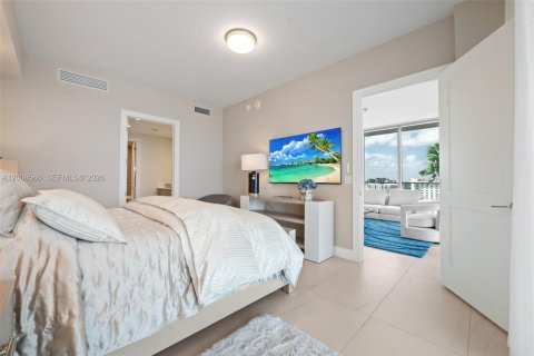 Condo in Fort Lauderdale, Florida, 3 bedrooms  № 2145791 - photo 11