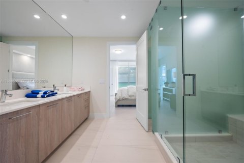 Condo in Fort Lauderdale, Florida, 3 bedrooms  № 2145791 - photo 13