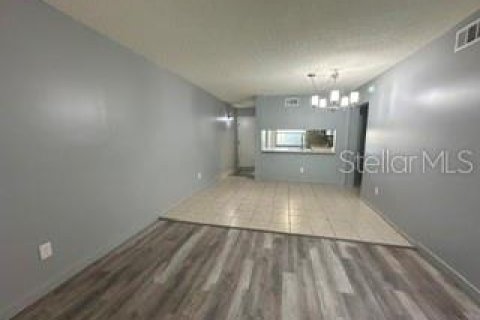 Condo in Orlando, Florida, 2 bedrooms  № 2116693 - photo 12