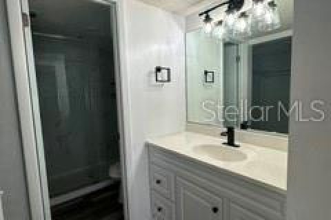 Condo in Orlando, Florida, 2 bedrooms  № 2116693 - photo 16