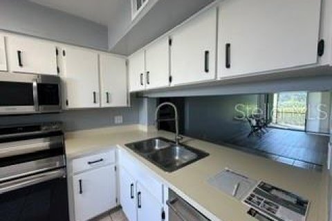 Condo in Orlando, Florida, 2 bedrooms  № 2116693 - photo 7