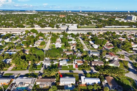 House in Deerfield Beach, Florida 3 bedrooms, 106 sq.m. № 2076058 - photo 28