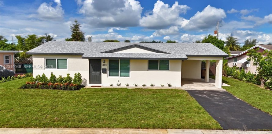 House in Deerfield Beach, Florida 3 bedrooms, 106 sq.m. № 2076058