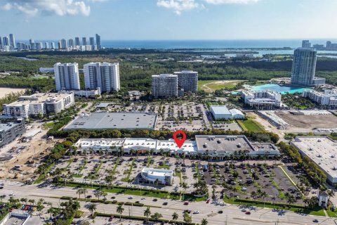 Commercial property in North Miami Beach, Florida № 2009615 - photo 20