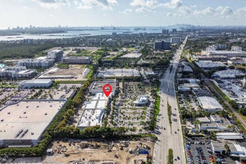 Commercial property in North Miami Beach, Florida № 2009615 - photo 19