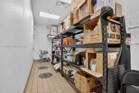 Commercial property in North Miami Beach, Florida № 2009615 - photo 12
