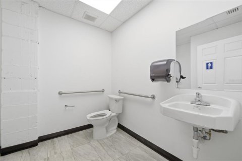 Immobilier commercial à louer à Orlando, Floride: 632.11 m2 № 2415150 - photo 17