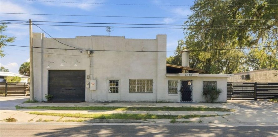 Immobilier commercial à Orlando, Floride 632.11 m2 № 2415150