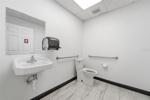 Immobilier commercial à louer à Orlando, Floride: 632.11 m2 № 2415150 - photo 16