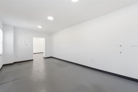 Immobilier commercial à louer à Orlando, Floride: 632.11 m2 № 2415150 - photo 5