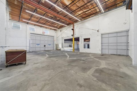 Immobilier commercial à louer à Orlando, Floride: 632.11 m2 № 2415150 - photo 26