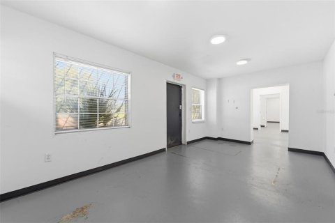Immobilier commercial à louer à Orlando, Floride: 632.11 m2 № 2415150 - photo 3