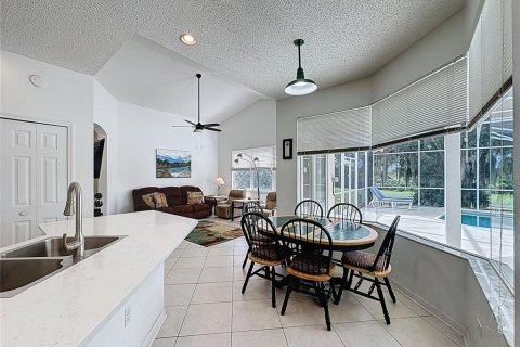 Villa ou maison à vendre à Haines City, Floride: 4 chambres, 190.08 m2 № 1906220 - photo 12