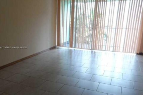 Condominio en venta en Miami, Florida, 1 dormitorio, 84.45 m2 № 1985477 - foto 3