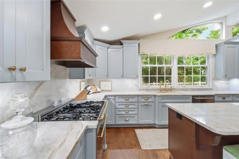 House in Bradenton, Florida 6 bedrooms, 399.94 sq.m. № 2302748 - photo 28