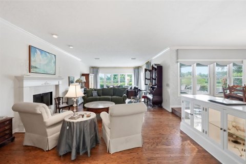 House in Bradenton, Florida 6 bedrooms, 399.94 sq.m. № 2302748 - photo 11