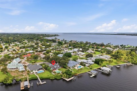 House in Bradenton, Florida 6 bedrooms, 399.94 sq.m. № 2302748 - photo 30