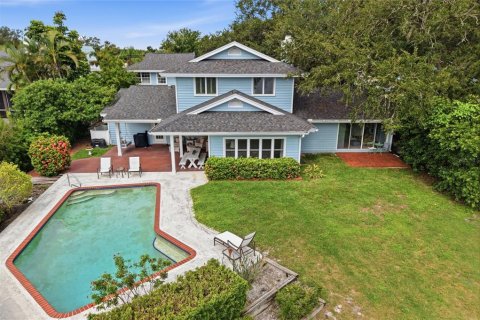 House in Bradenton, Florida 6 bedrooms, 399.94 sq.m. № 2302748 - photo 5