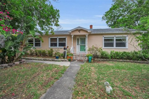 Casa en Saint Petersburg, Florida 4 dormitorios, 160.63 m2 № 2095918