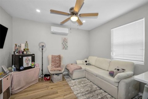 Casa en venta en Saint Petersburg, Florida, 4 dormitorios, 160.63 m2 № 2095918 - foto 29
