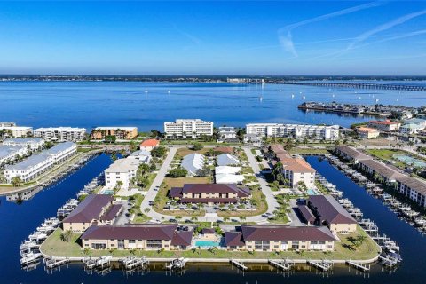 Condominio en Punta Gorda, Florida, 3 dormitorios  № 2110857