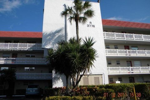 Condominio en venta en Lauderhill, Florida, 2 dormitorios, 99.41 m2 № 1823444 - foto 2