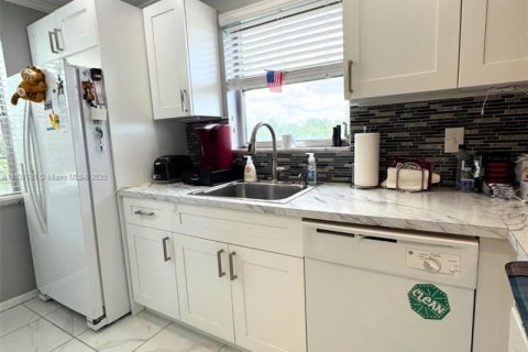 Condominio en venta en Lauderhill, Florida, 2 dormitorios, 99.41 m2 № 1823444 - foto 5